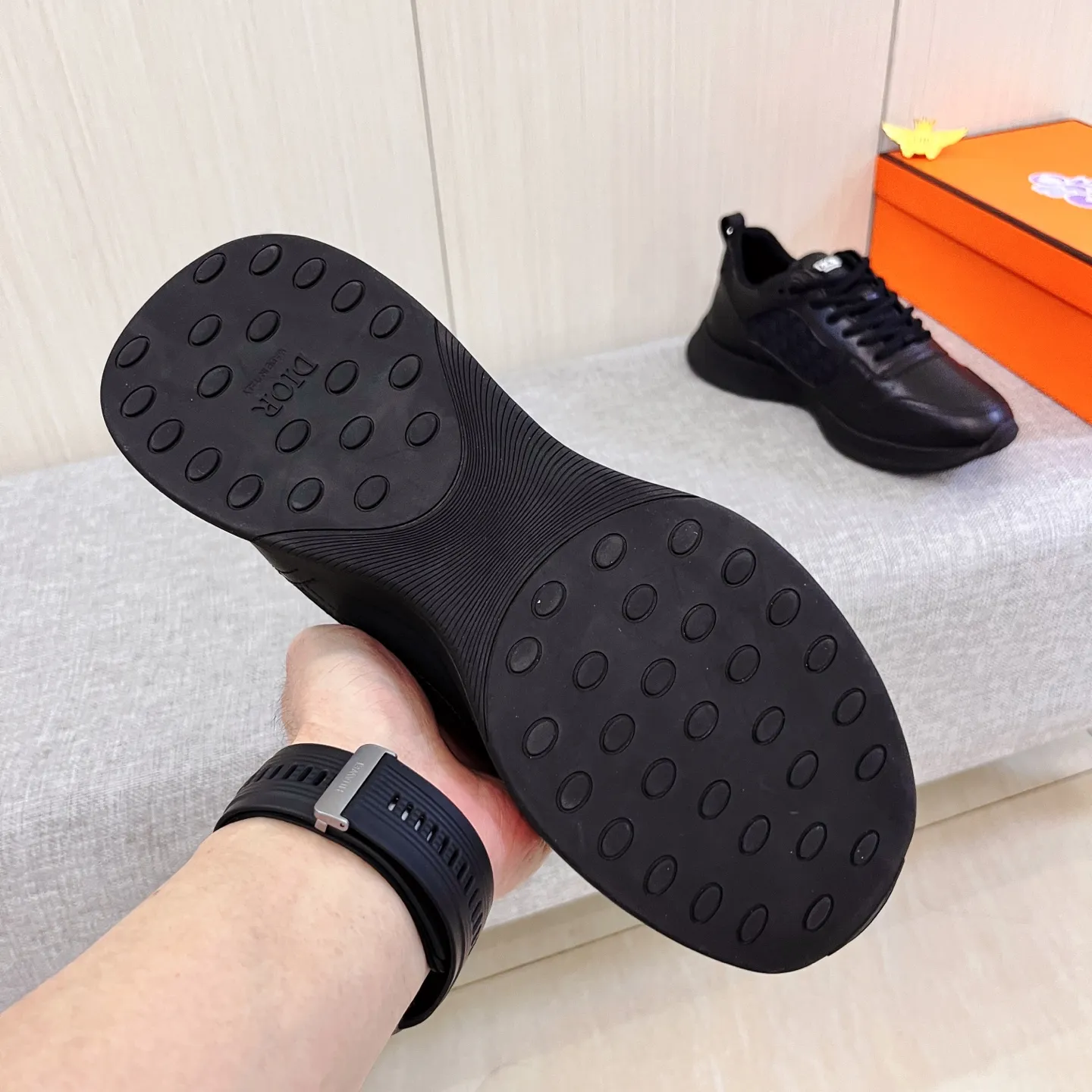 Men's Men's Shoes Men's Shoes 💰 400 Men's Men's Shoes 💰 [ Dior ] 🔥 High-end men's shoes brand official website 1:1 latest masterpiece: the upper is made of Italian imported first-layer cowhide with a comfortable and breathable lining ➕ Original non-slip and wear-resistant outsole 🔥, making walking more convenient and comfortable! An exclusive new model, a stunning work, a beautiful 1:1 replica [color] compared to the official quality! Create a fashionable personality to set off your uniqueness! A must-have for trendy men! Classic🔥Size: 38-44 Color: Multiple colors available🔥.